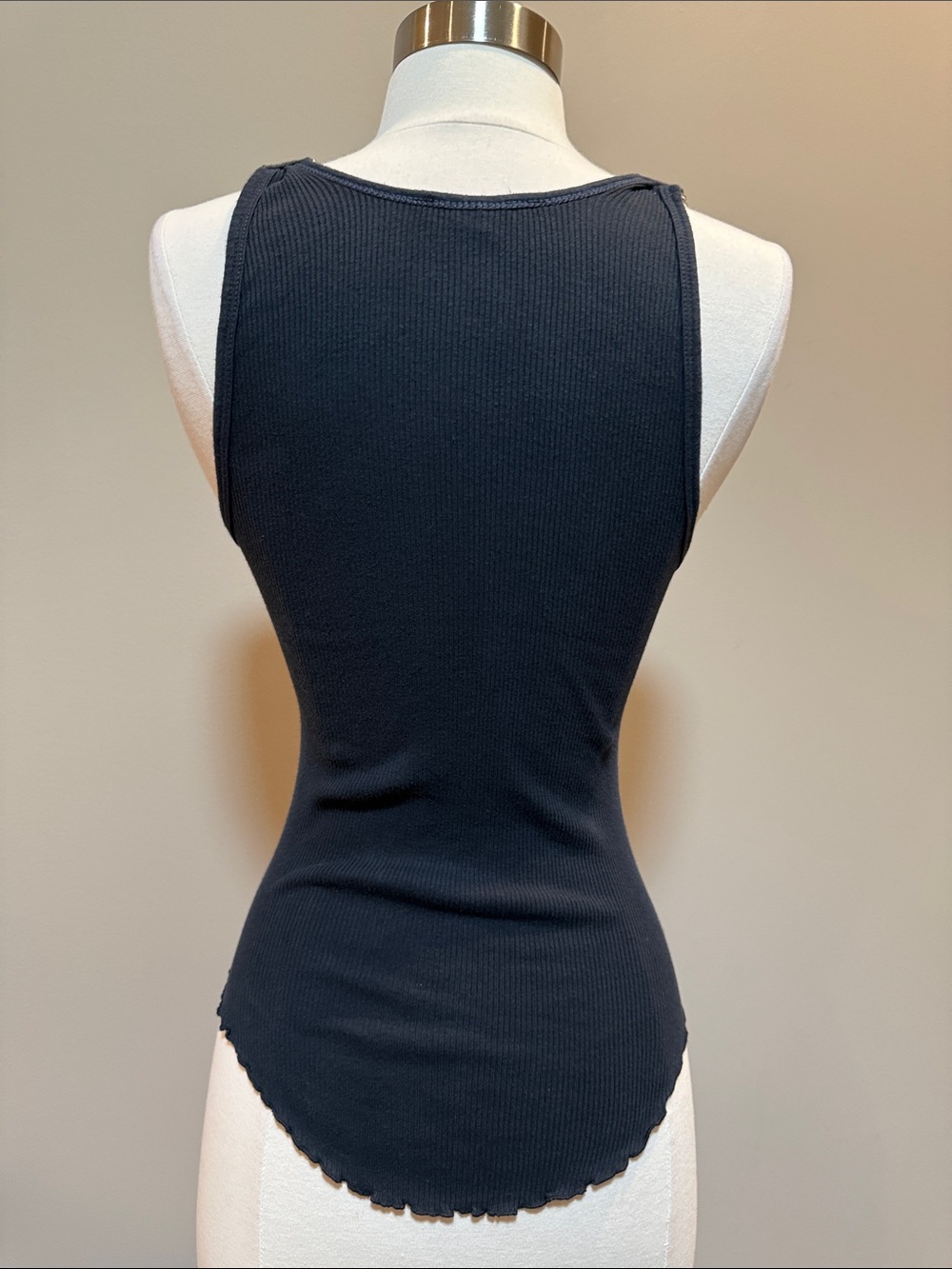 Y2K Betsey Johnson Black 'BJ' Ribbed Tank Top - Picture 6 of 7